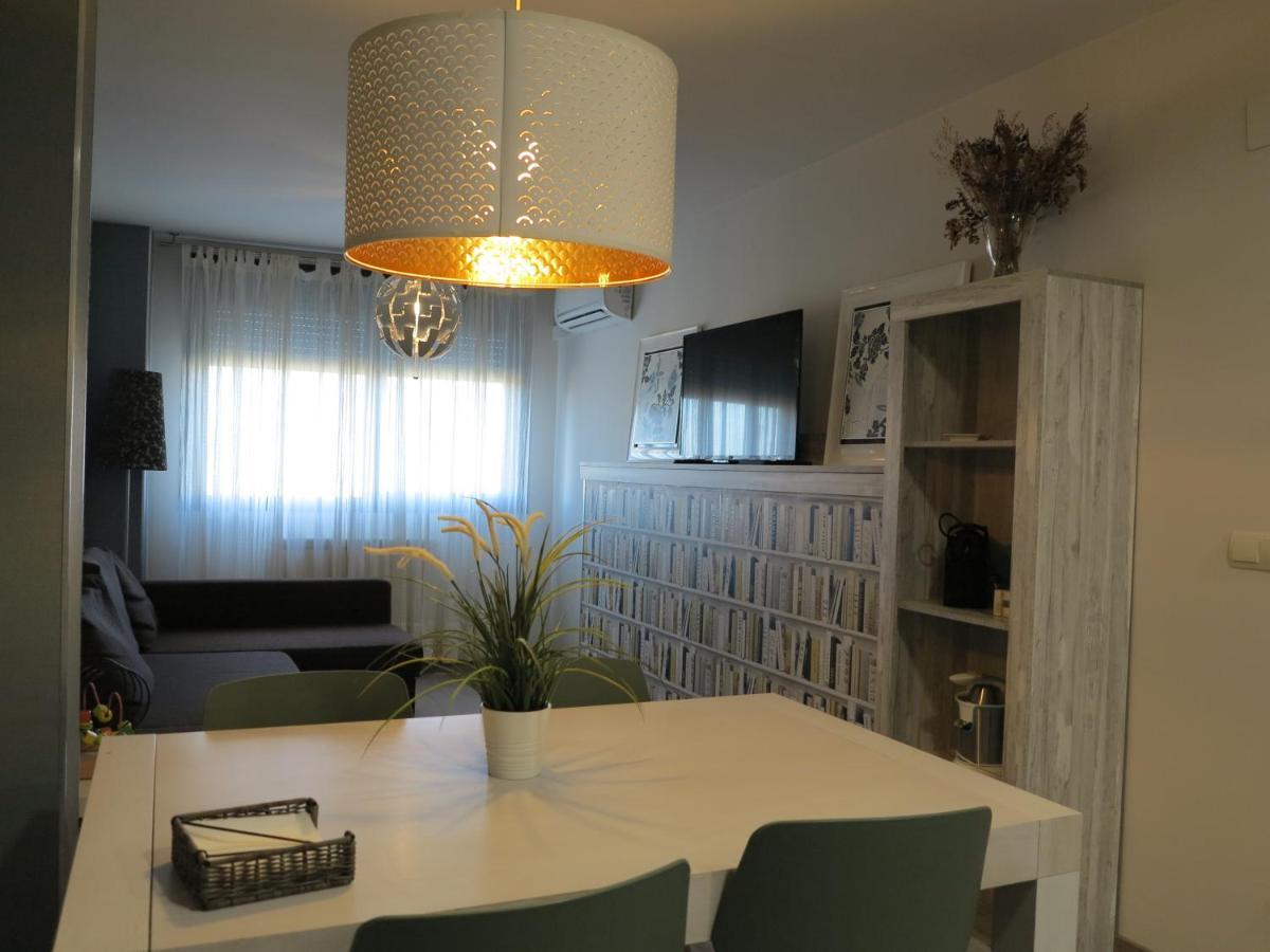 Tudela Balcon De Bardenas Apartment Luaran gambar