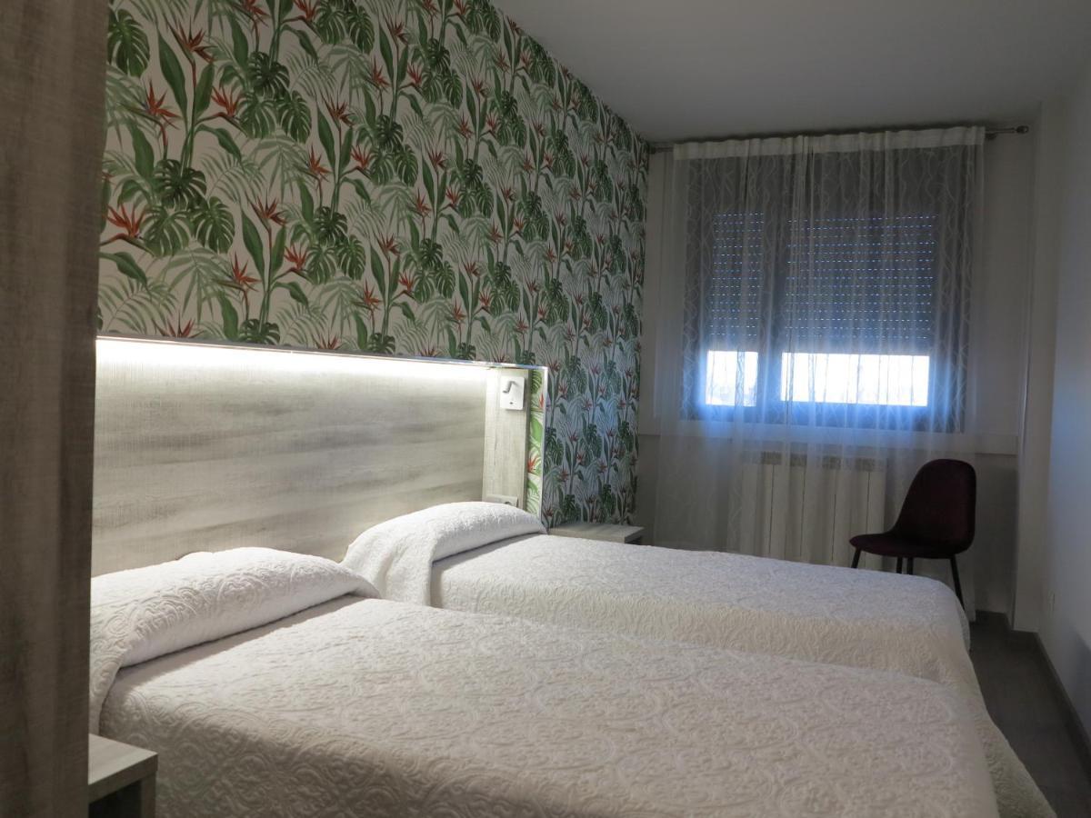 Tudela Balcon De Bardenas Apartment Luaran gambar