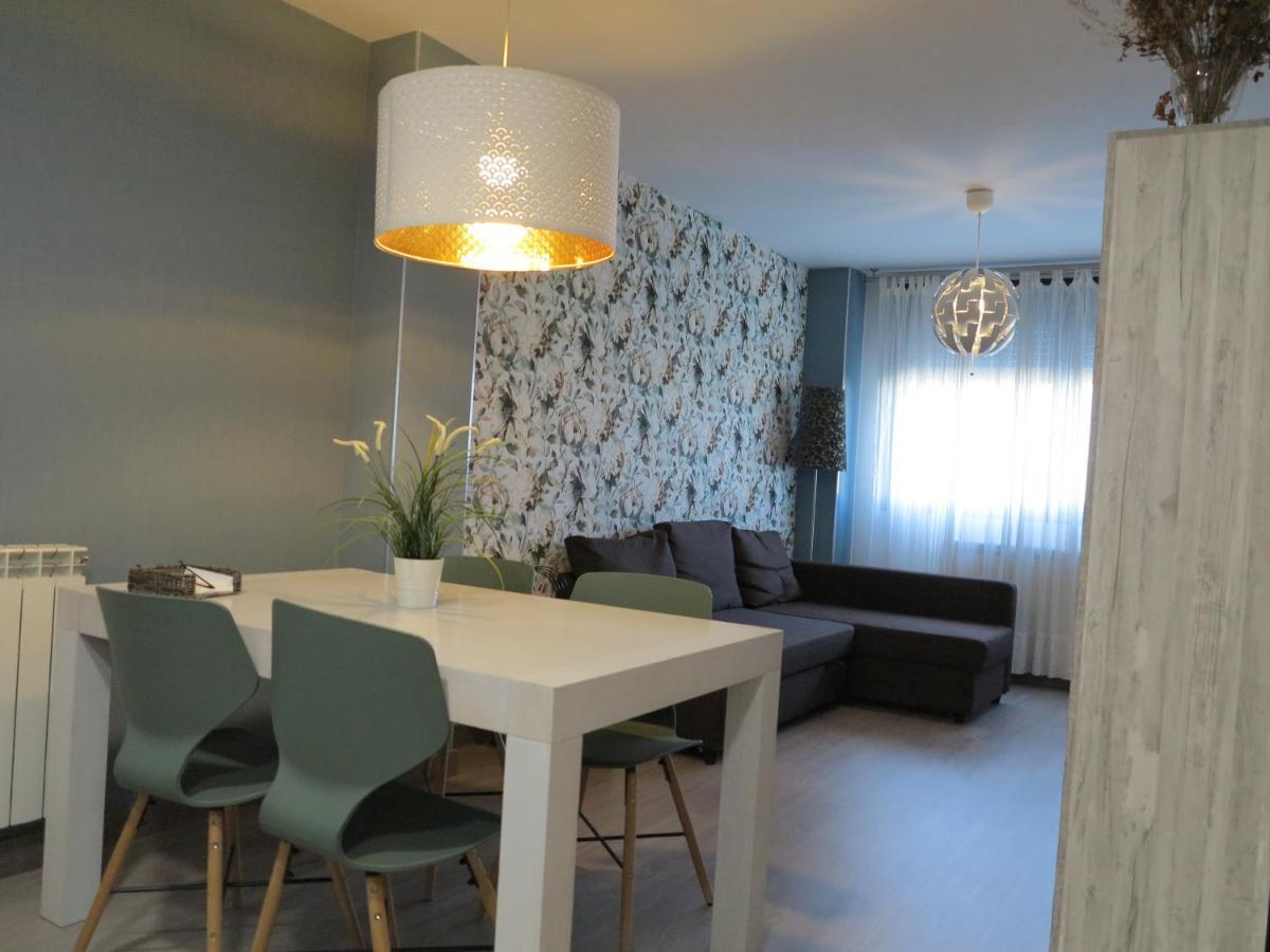 Tudela Balcon De Bardenas Apartment Luaran gambar