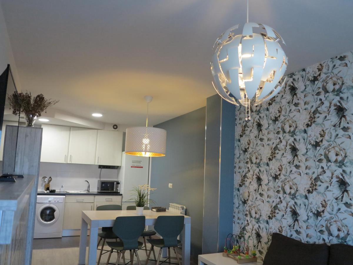 Tudela Balcon De Bardenas Apartment Luaran gambar