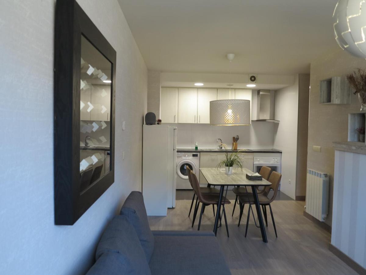 Tudela Balcon De Bardenas Apartment Luaran gambar