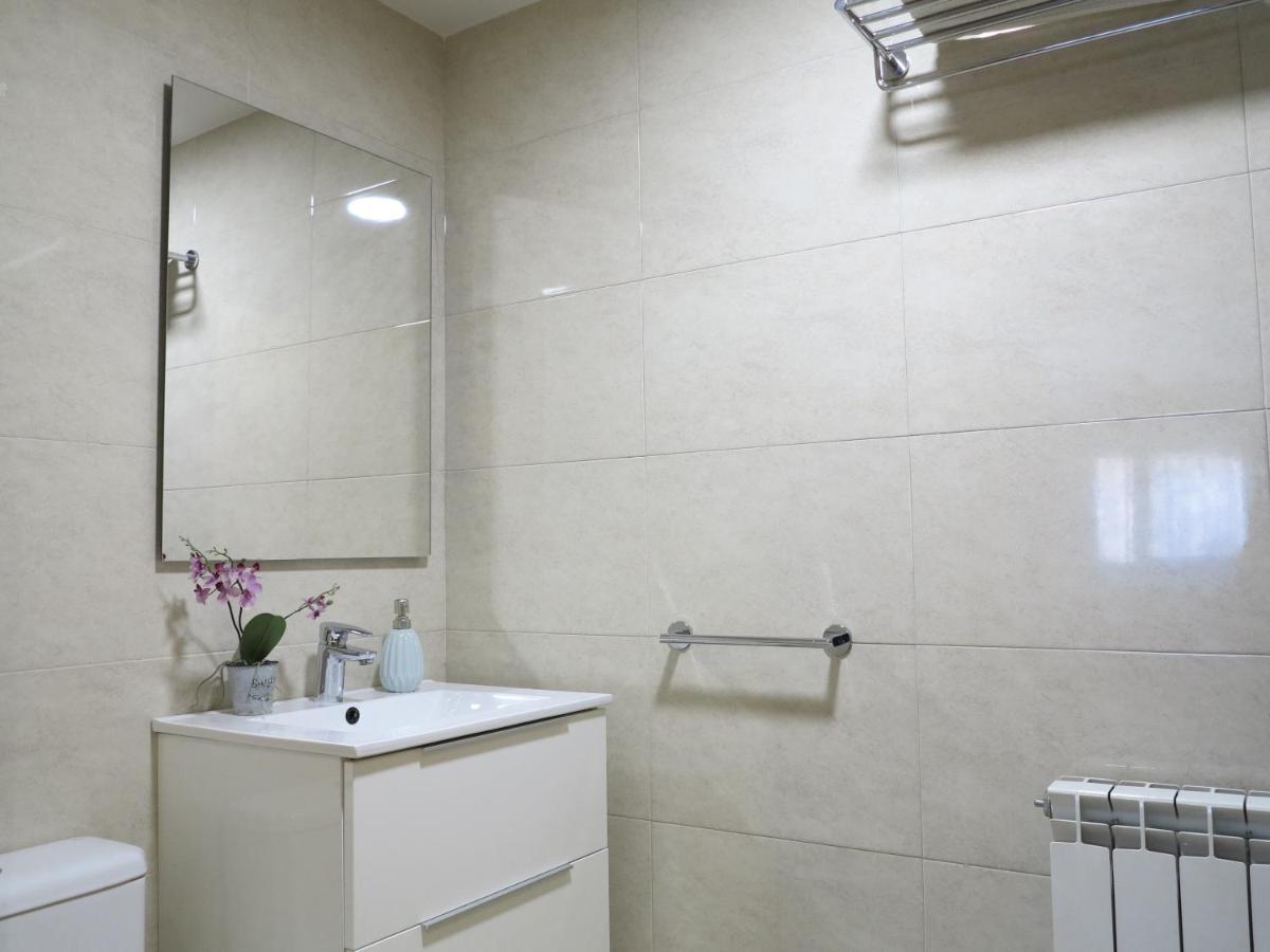 Tudela Balcon De Bardenas Apartment Luaran gambar
