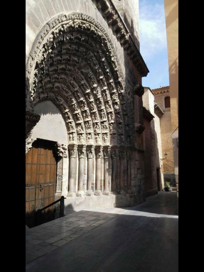 Tudela Balcon De Bardenas Apartment Luaran gambar