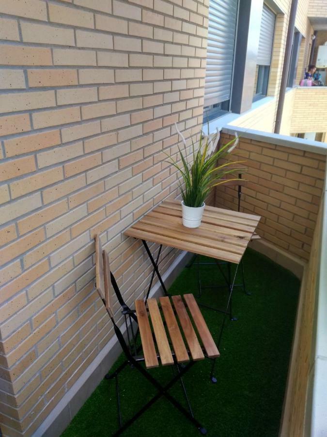 Tudela Balcon De Bardenas Apartment Luaran gambar