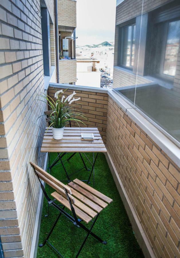 Tudela Balcon De Bardenas Apartment Luaran gambar
